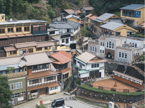 活動地域である有福温泉の温泉街