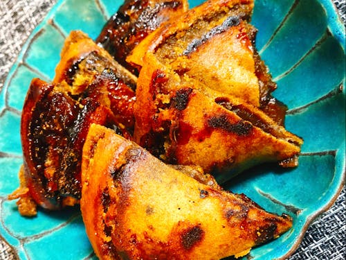 外はカリっ!と、中はモチっ!と、黒糖がトロ~っとです!!