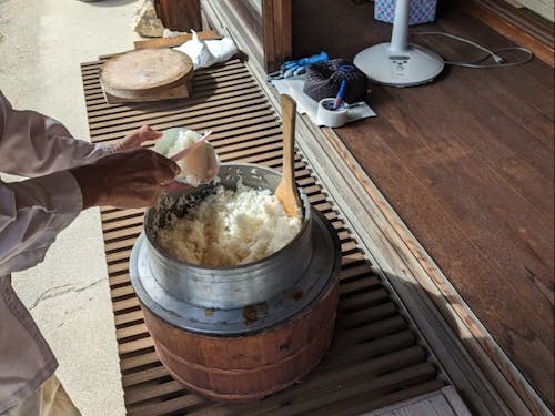 滋賀県産 炊き立ての白米!