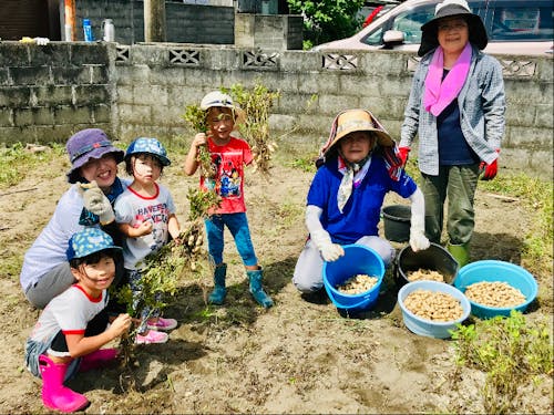 子供達も一緒に農業体験プログラム開発