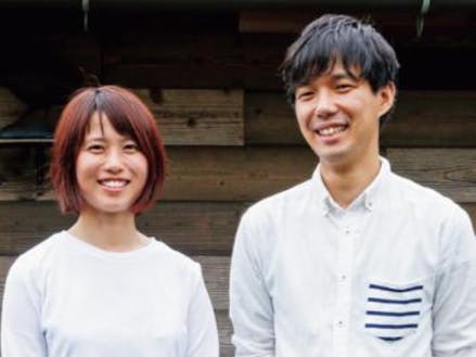 山崎一幸さんご夫婦(東京より移住) 映像関係の仕事をしていました が、夫婦で移住。フリーランス の映像ディレクターをしていま す。家族、気の合う友達と充実 した暮らしをしています。 そして、河内さんご夫婦、山崎さんご夫婦は、築100年の養蚕住宅をゲストハウスにリノベーションし、共同運営をしています。