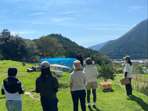 雄大な景色を眺めながらの農作体験