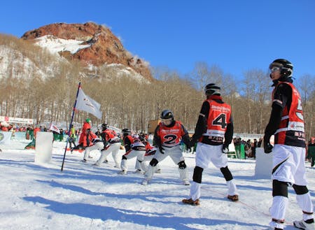 昭和新山国際雪合戦大会は毎年白熱の戦いが！