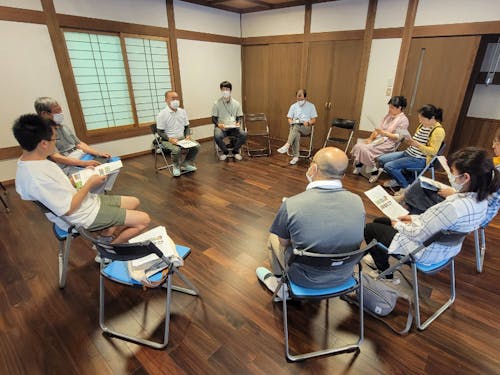 先輩移住者との懇談会の様子