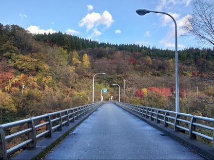 紅葉が綺麗な温泉橋