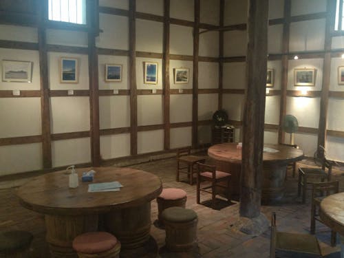 醤油蔵を活かしたギャラリー