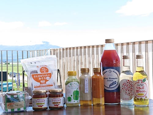 藤崎町の農家や事業者が地元農産物を使って付加価値を加えて開発した「ふじさき産品」。毎年様々な新商品が開発されています。