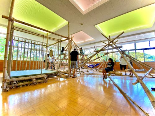 旧小野小学校校舎を生かした竹LABO