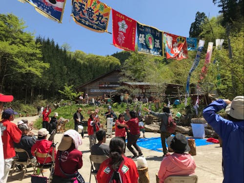 海山交流イベントを重ね、関係人口を増やしています