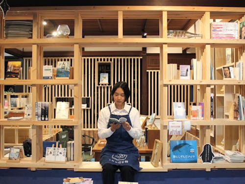 うみの図書館館長