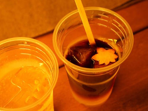 紅葉の時期に合わせたオリジナルドリンクを提供