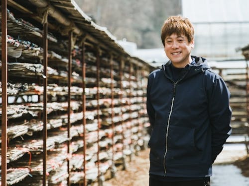 寒天ツアーでガイドを務めるのは寒天の製造を営む(有)イリセンの若き社長 茅野さんはじめスタッフの皆さん