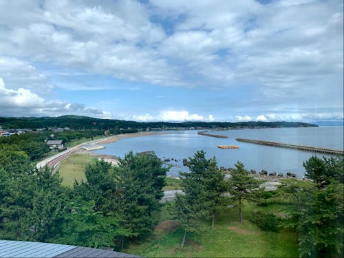 海と森に囲まれる環境