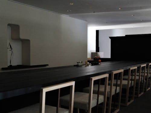 旅館は人財を育てる。料理の腕を磨き、開業する人もいる。