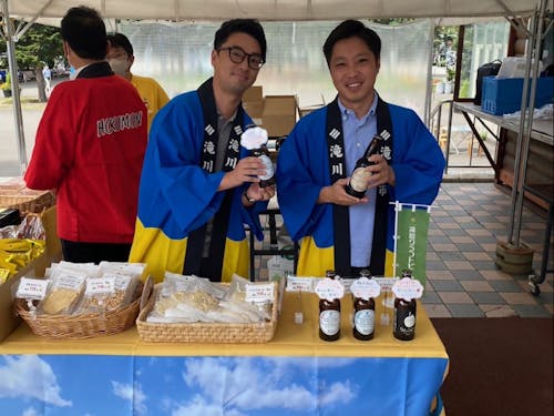 地域おこし協力隊員が活動している様子(クラフトビール担当)