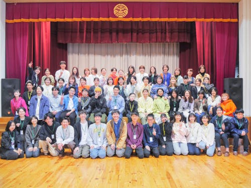 全国から若い人が集まります