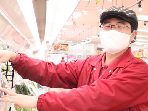 島のスーパーにて