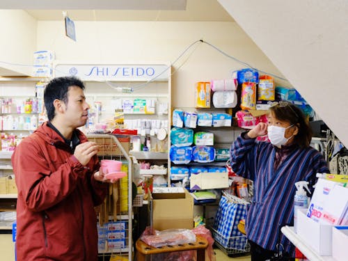 商店のおばちゃんに黒豆をもらいました!