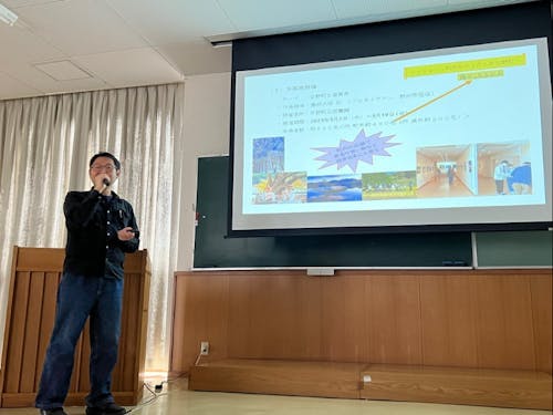 活動報告会の様子