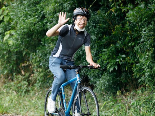 萩市地域おこし協力隊OBで農泊の運営をしている宮﨑さんが添乗します