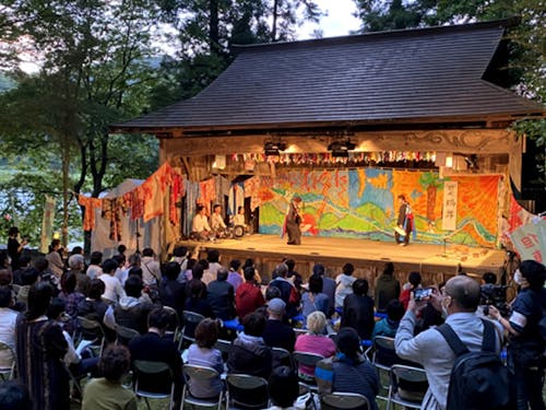 農村歌舞伎舞台での市民参加型演劇