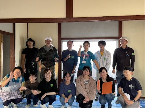 漆喰塗り後のみなさまの弾ける笑顔