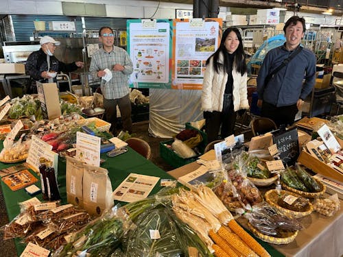 奈良県中央卸売市場のイベントで曽爾産の有機農産物をPR