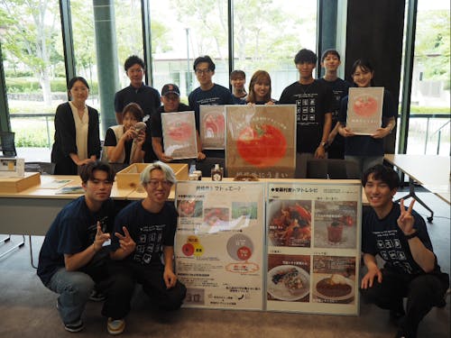近畿大学で開いたマルシェの様子