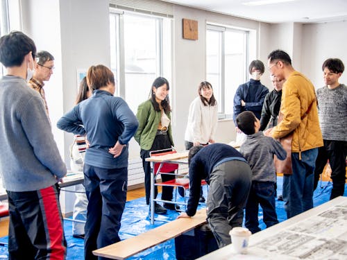 地域産の木材を使ってカッティングボードをつくる