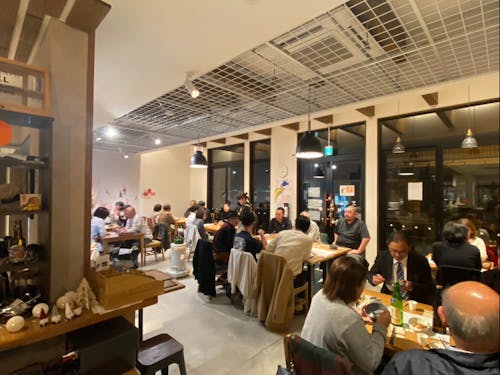 四島プロジェクトで、島内事業者30名弱を集めた食事会