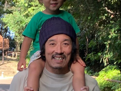 縁もゆかりもない周防大島に移住してグラフィックデザイナーの仕事をされている後藤さん