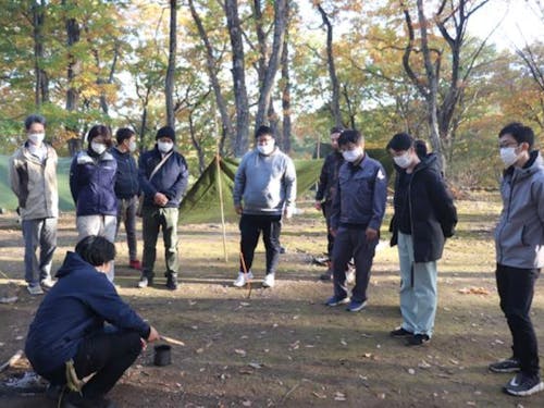 ブッシュクラフト体験の様子