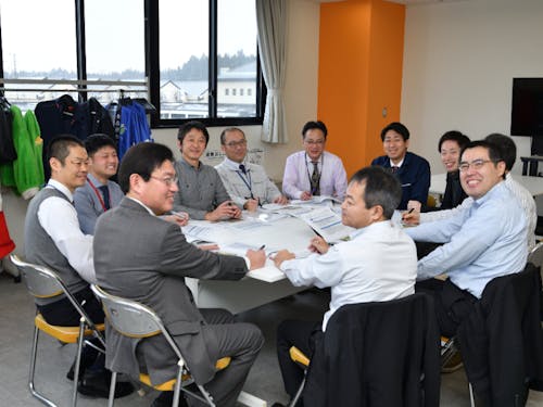 地元銀行の支店長も加わって受入準備を進めています