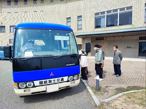 「わがバス」ではバスに乗って町内を移動します
