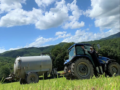 地域おこし協力隊OB。未経験から酪農家として起業し頑張っています!
