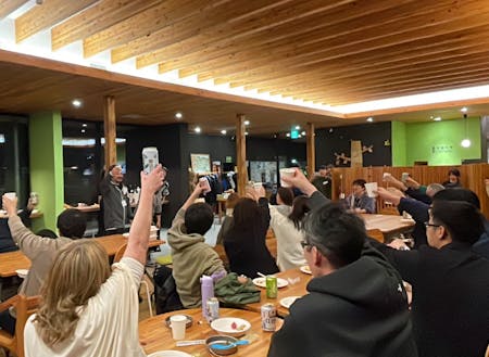 現地参加をすると活動報告会後、町民交流会「タノシモカフェ」で隊員と交流を深めることができます！