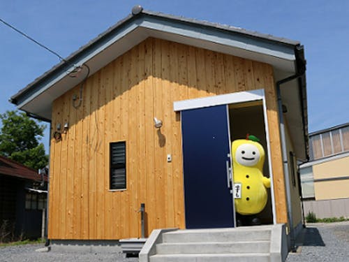 町のマスコットキャラクター「ゆずも」も応援します!