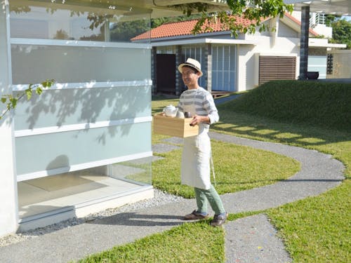 ご滞在スタイルに合わせてお部屋にお食事をお持ちするサービスも