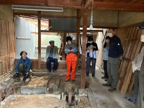 舞台となる関宿の旧荘司家をみんなで修繕