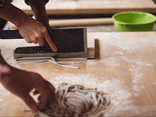 昔ながらの10割そば打ち