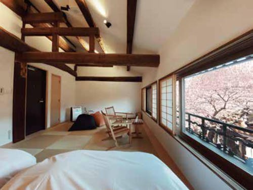 桜を楽しめる一日二組限定の宿、須貝邸