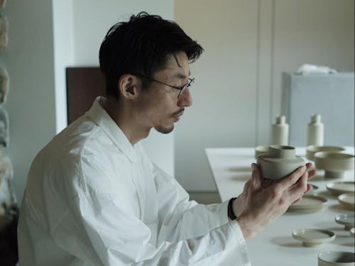 地域の中小企業にブランディングデザインで伴走するnottuo・鈴木宏平