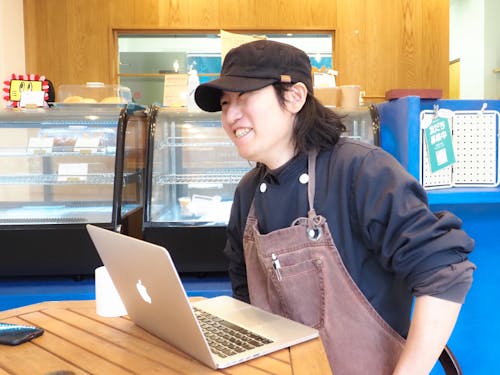 「家族と一緒に過ごす時間が一番幸せ」と話す深野さん。これからも、ふるさとで自分らしく自由にできる人生を作っていってほしいですね。