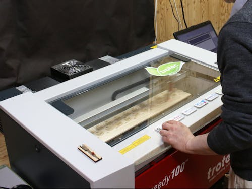 レーザー加工機