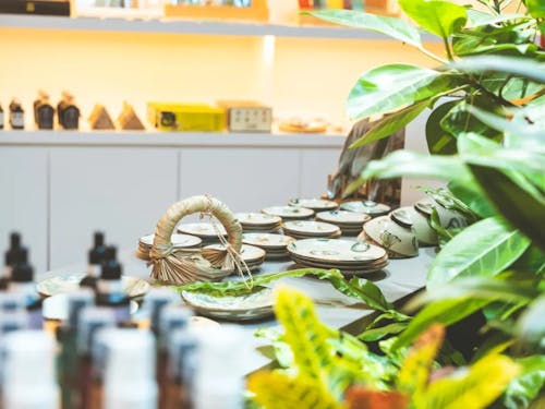 県内の作り手や工房から集めた作品の数々