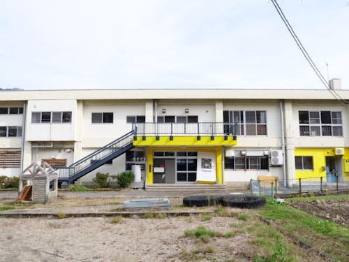 1階はテナント、2階はシェアオフィスになってます