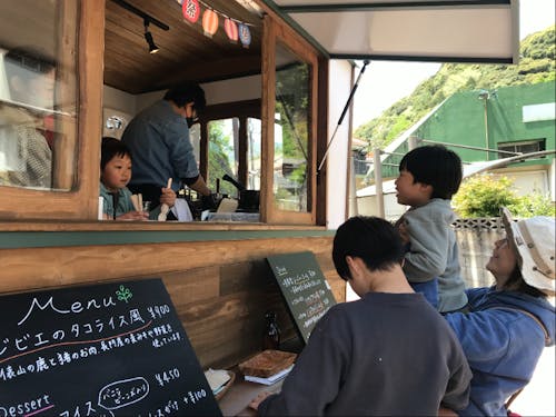 移住者のキッチンカーも出店します