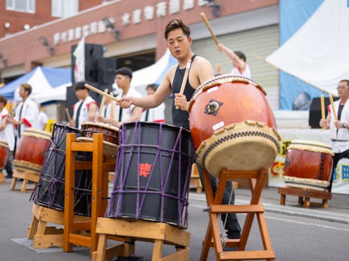 別海町の港町「尾岱沼(おだいとう)」に伝わる「野付龍神太鼓」は、保存会によって次世代に継承され、様々な行事で披露されています。