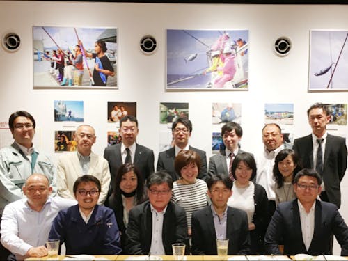 意見交換会後など、メンバーで懇親会を開催することも。