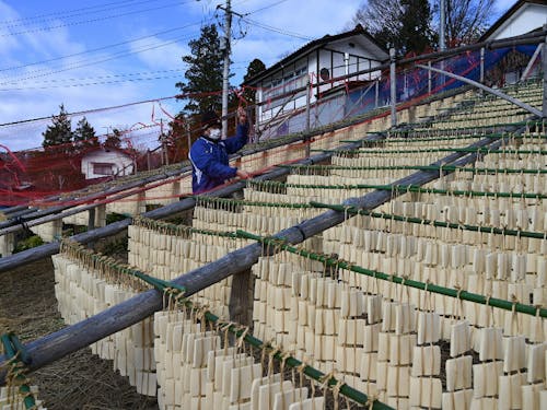 ３００年前から受け継がれてきた工程で凍み豆腐は作られます（撮影：福島市民フォトグラファー　近野　明治さん）